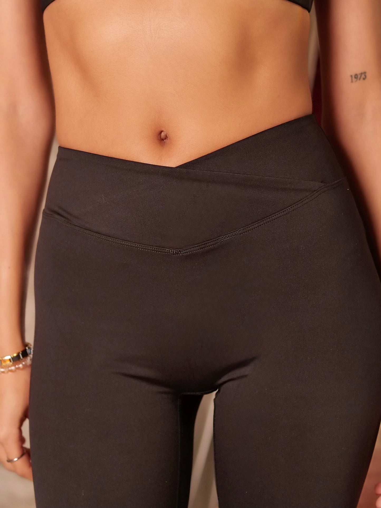 Black Crossover Legging